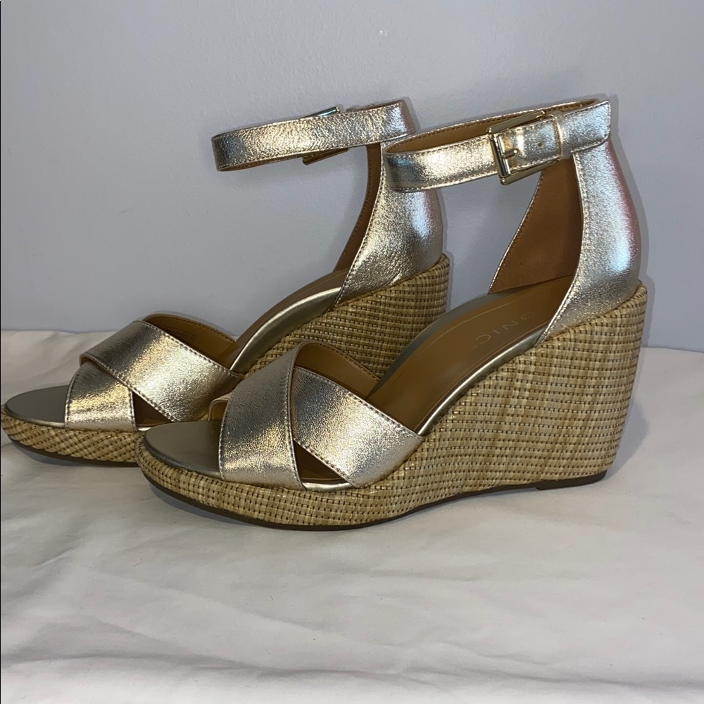 Vionic Marina Ankle Strap Wedge sz. 8 NWOT - Picture 2 of 6